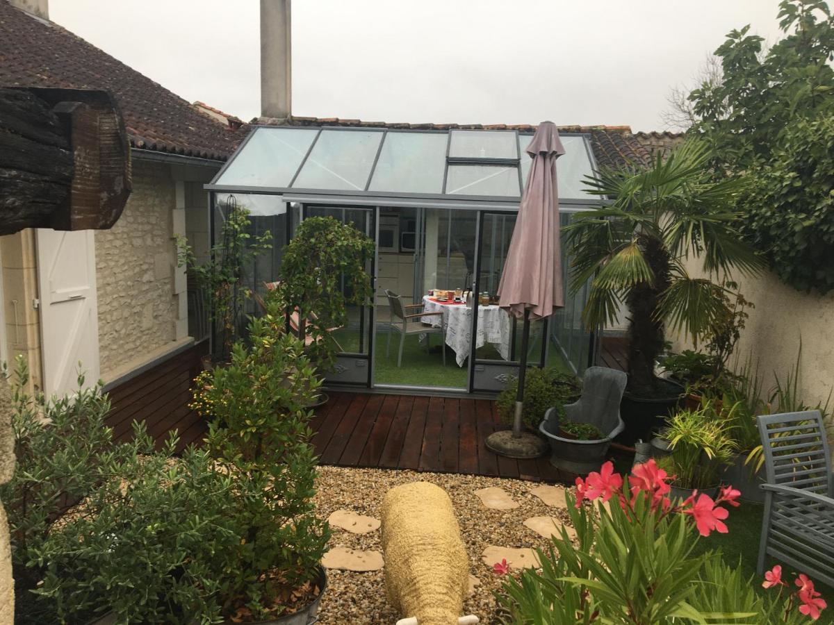 Suite En Terrasse A 干邑 外观 照片